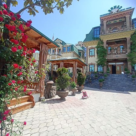 Hotel Almos Dushanbe Esterno foto