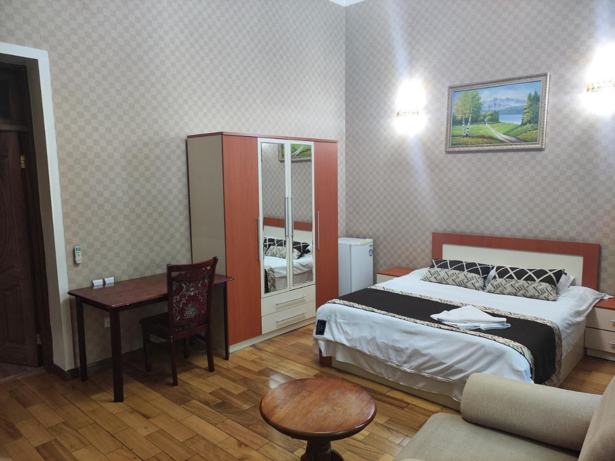 Hotel Almos Dushanbe Esterno foto