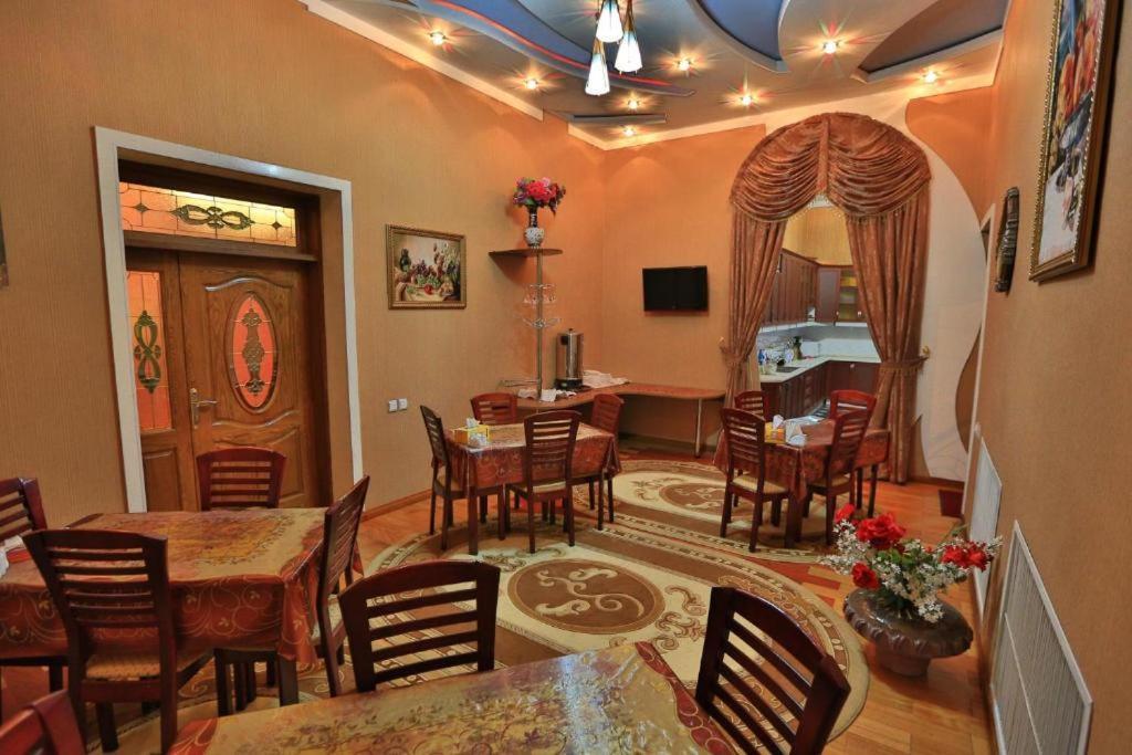 Hotel Almos Dushanbe Esterno foto